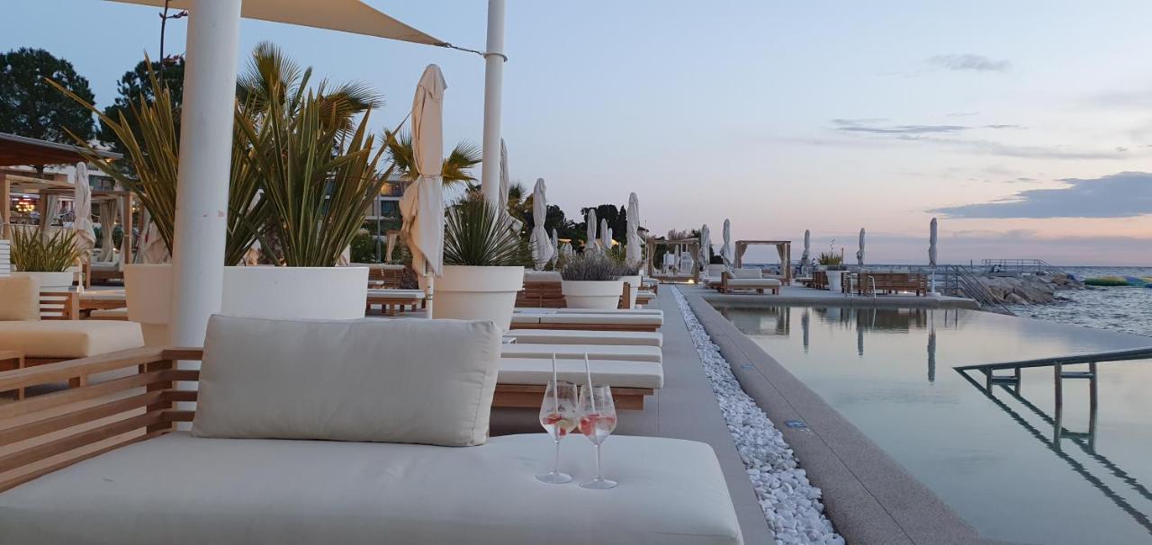 New!!! New Riva Luxury One - With Sunny Terrace & Big Garden Apartamento Poreč Exterior foto