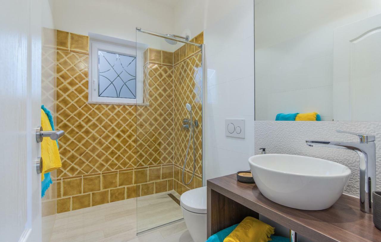 New!!! New Riva Luxury One - With Sunny Terrace & Big Garden Apartamento Poreč Exterior foto