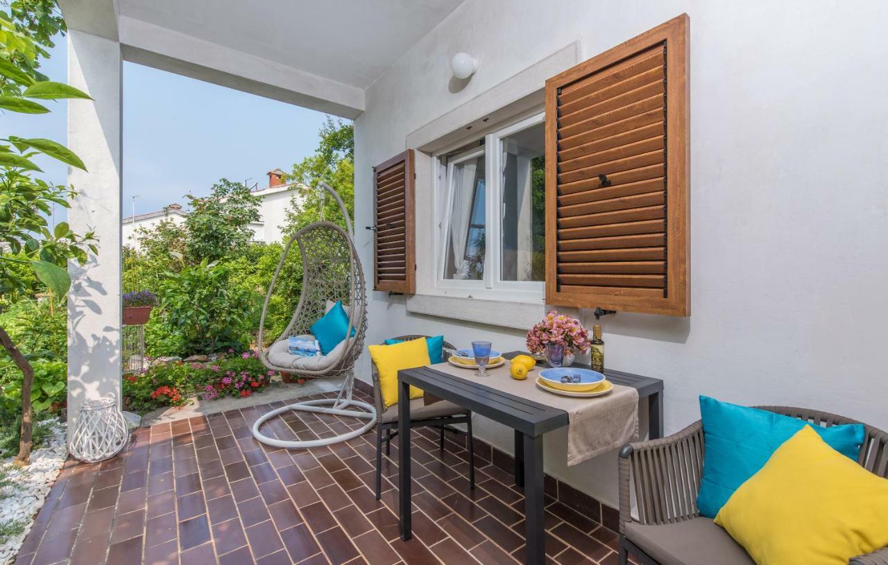 New!!! New Riva Luxury One - With Sunny Terrace & Big Garden Apartamento Poreč Exterior foto